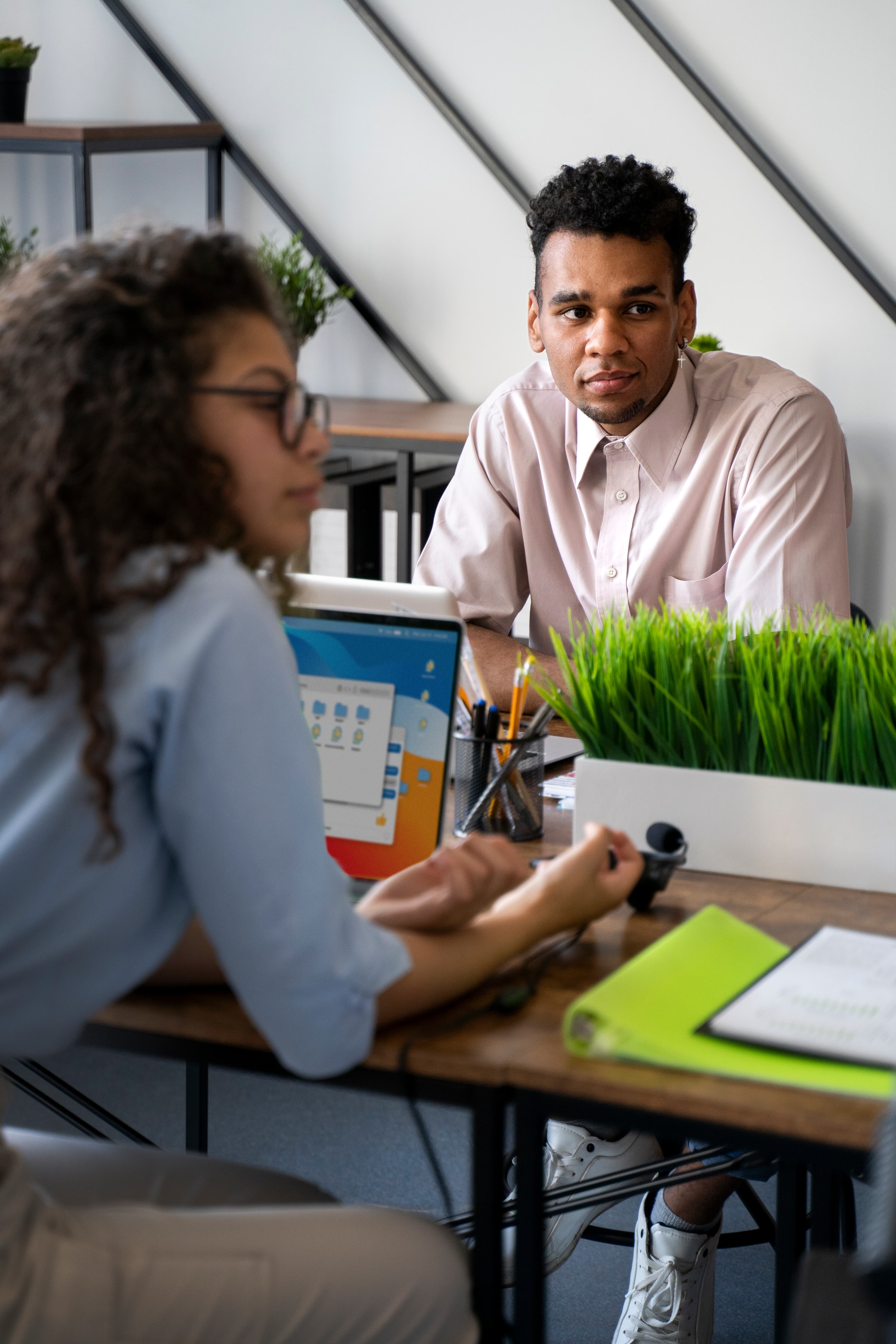 Travail d'équipe et efficacité au bureau